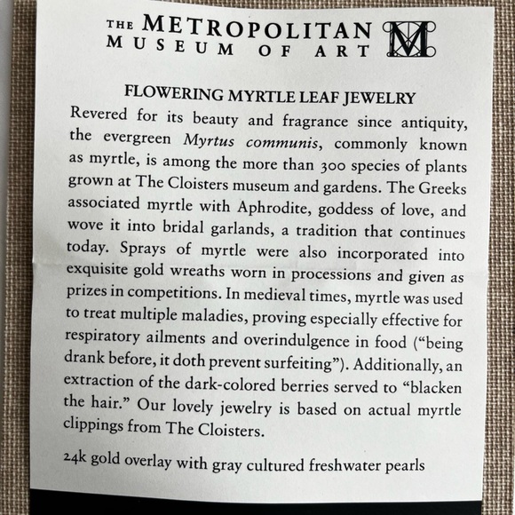 Metropolitan Museum of Art Flowering Myrtle Leaf Gold & Pearl Necklace - Picture 7 of 9
